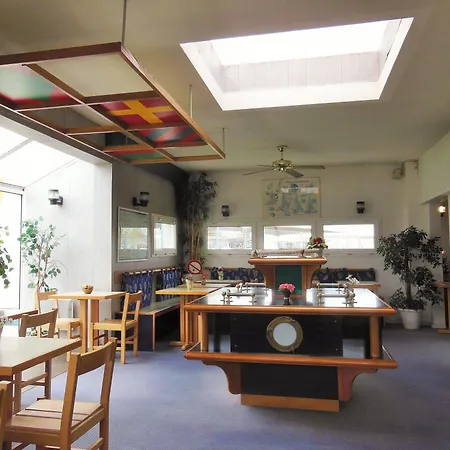 Stars Bordeaux Sud فندق فييُناف دورنو